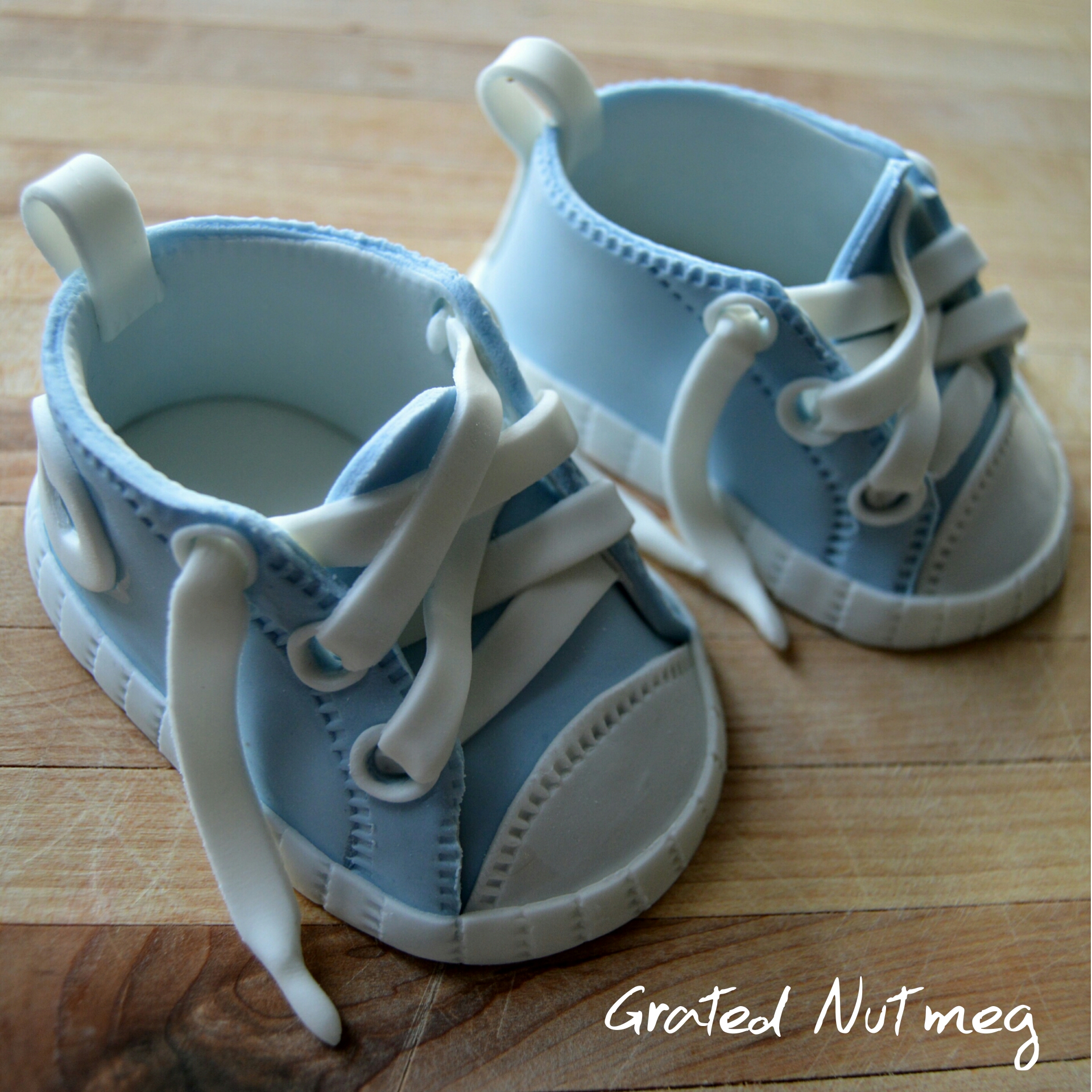 Fondant Baby Shoes Tutorial 2 Grated Nutmeg